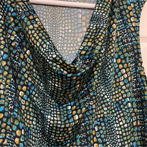 Nue Options Multicolored Draped Sleeveless Blouse - Picture 4 of 8